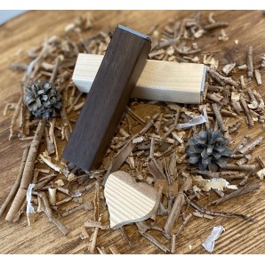 Powerbank mit Holzgehäuse
